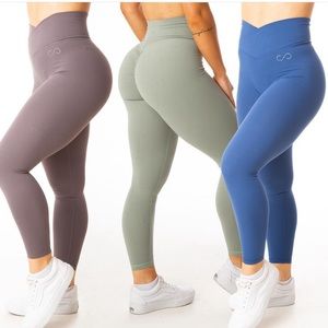 CACTUS Curves N Combatboots - Executive Booty Scrunch Legging (M)